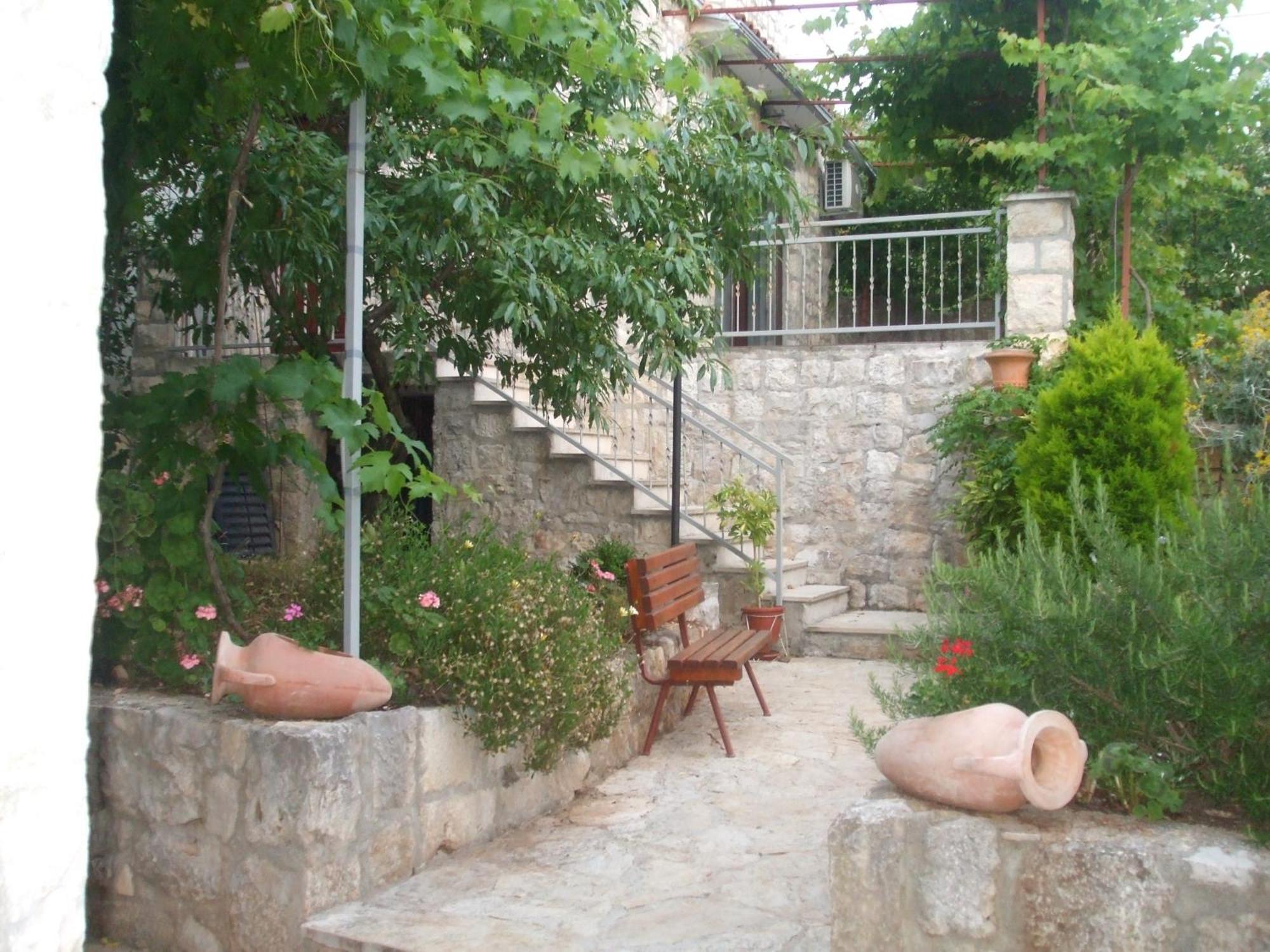 Apartments Marina Supetar Exterior photo