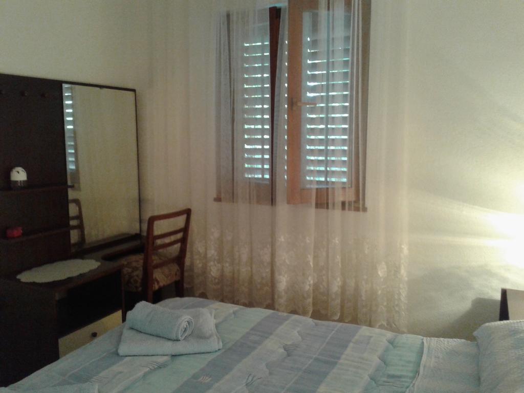 Apartments Marina Supetar Exterior photo