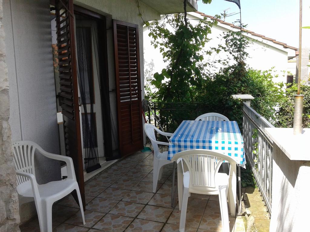 Apartments Marina Supetar Exterior photo