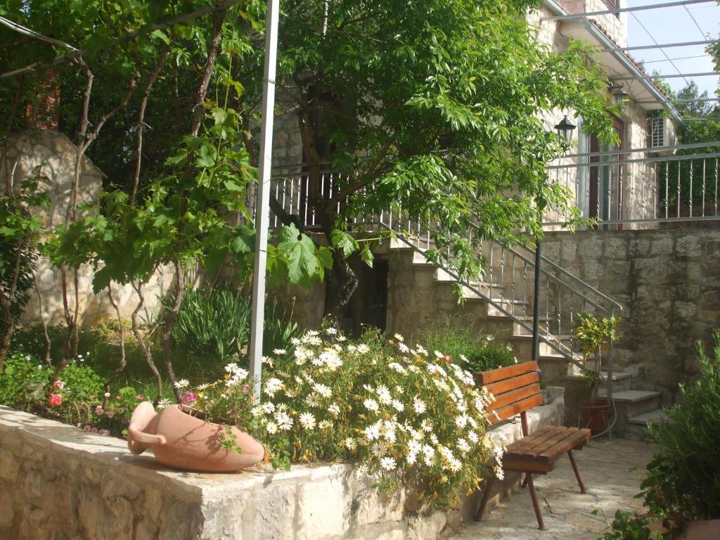 Apartments Marina Supetar Exterior photo